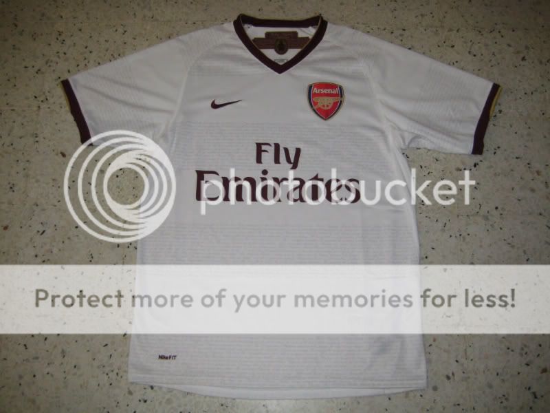 Arsenal 2007/2008 Away Kit Photo by lhy88 Photobucket